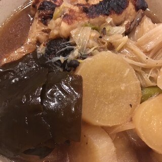 炊飯器で大根とネギと昆布と手羽元の煮物